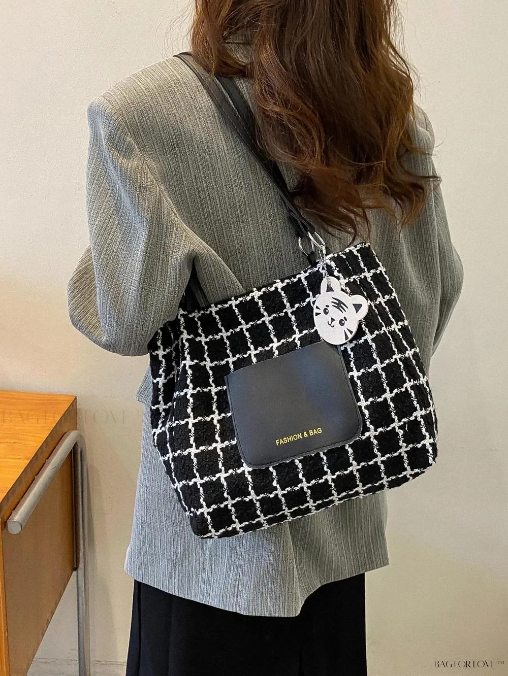 BagForLove - Fashionable Polyester Shoulder Bag with Zipper Closure for Ladies' Everyday Use