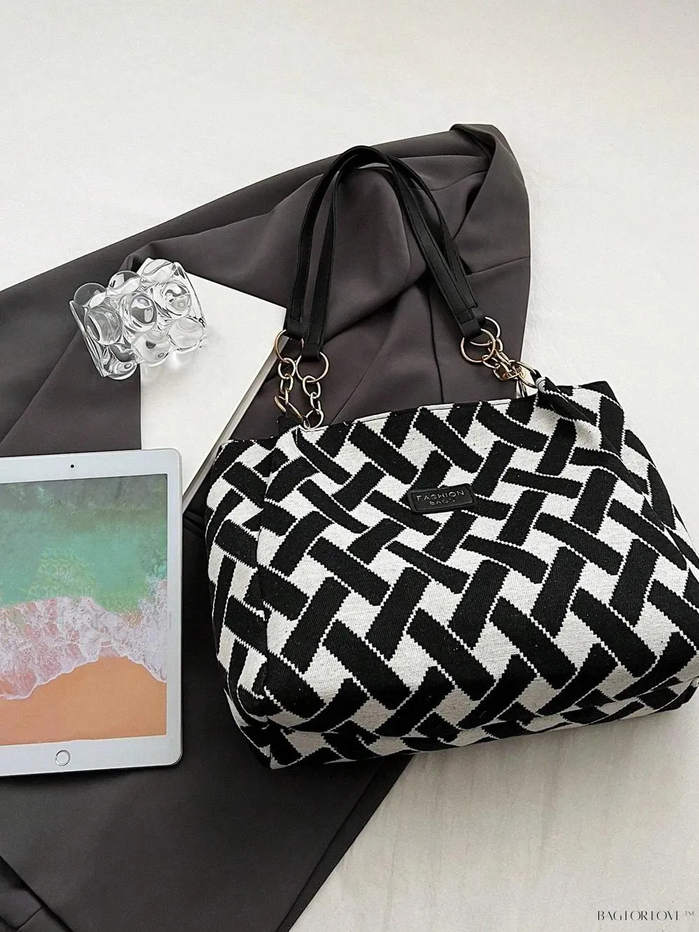 BagForLove - Fashionable Polyester Shoulder Bag with Zipper Closure for Ladies' Everyday Use