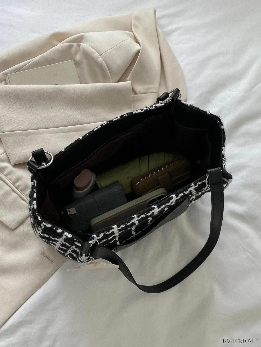 BagForLove - Fashionable Polyester Shoulder Bag with Zipper Closure for Ladies' Everyday Use