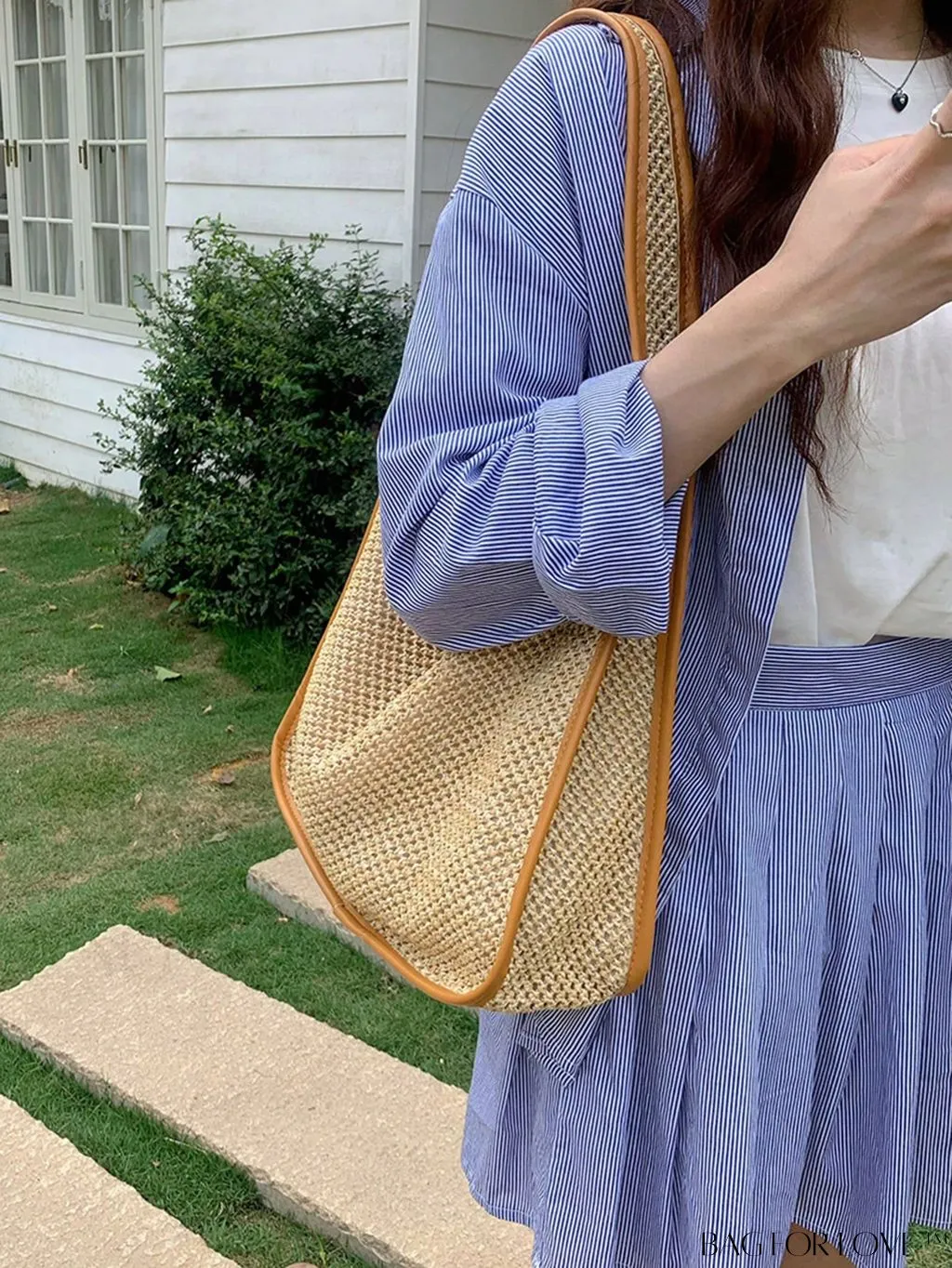 BagForLove - Medium Minimalist Straw Bag with Chic Contrast Binding - Perfect for Vacations