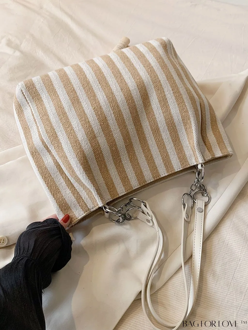 BagForLove - Stylish Womens Tote Bag with Striped Pattern and Spacious Interior