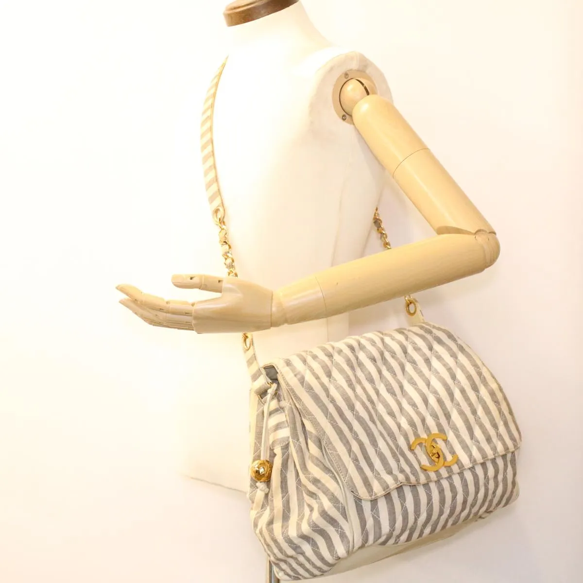 CHANEL Striped Matelasse Chain Shoulder Bag Canvas White Gray CC bs3642