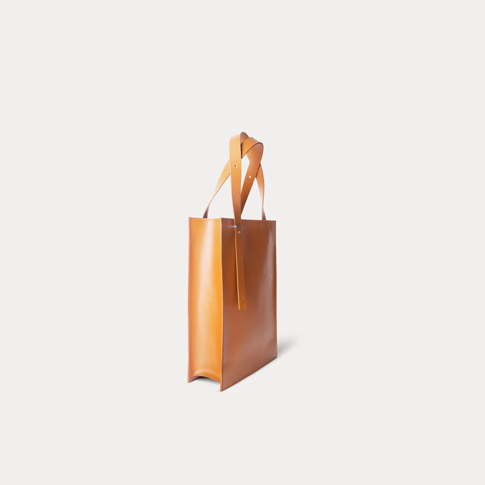 DA04 Tote M - Brown