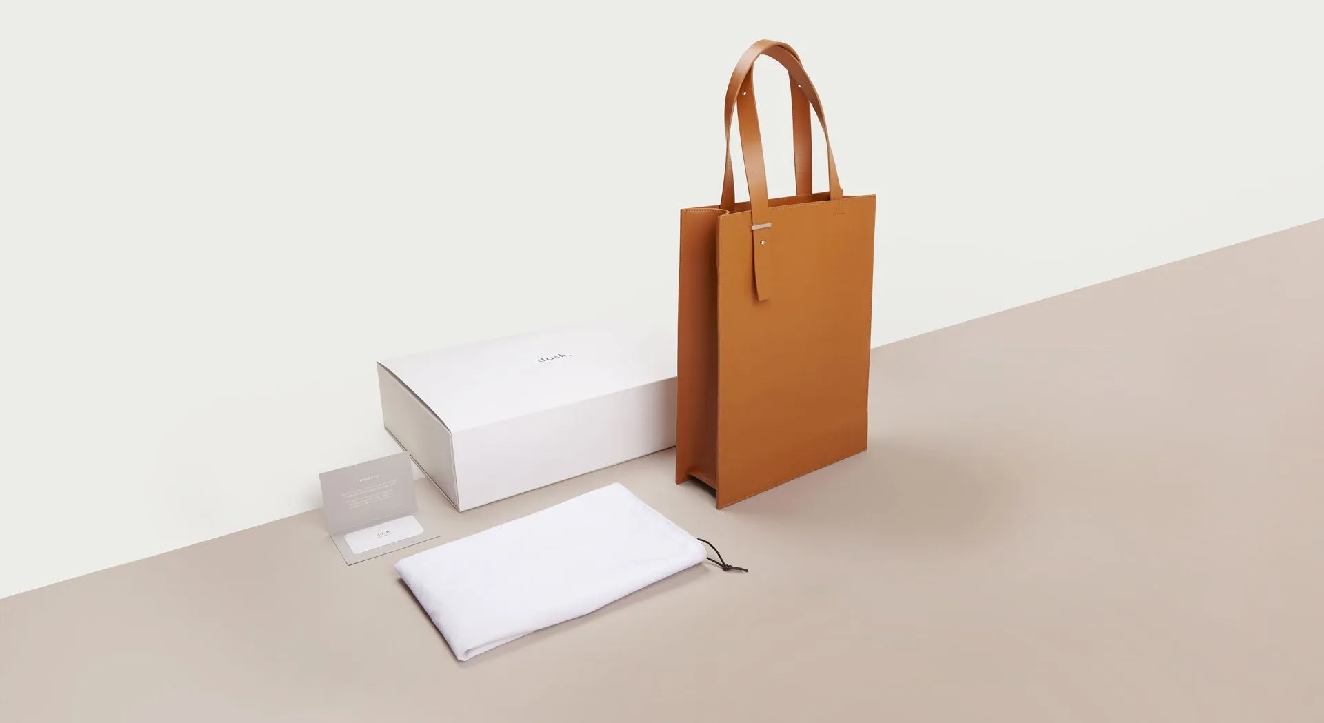 DA04 Tote M - Brown