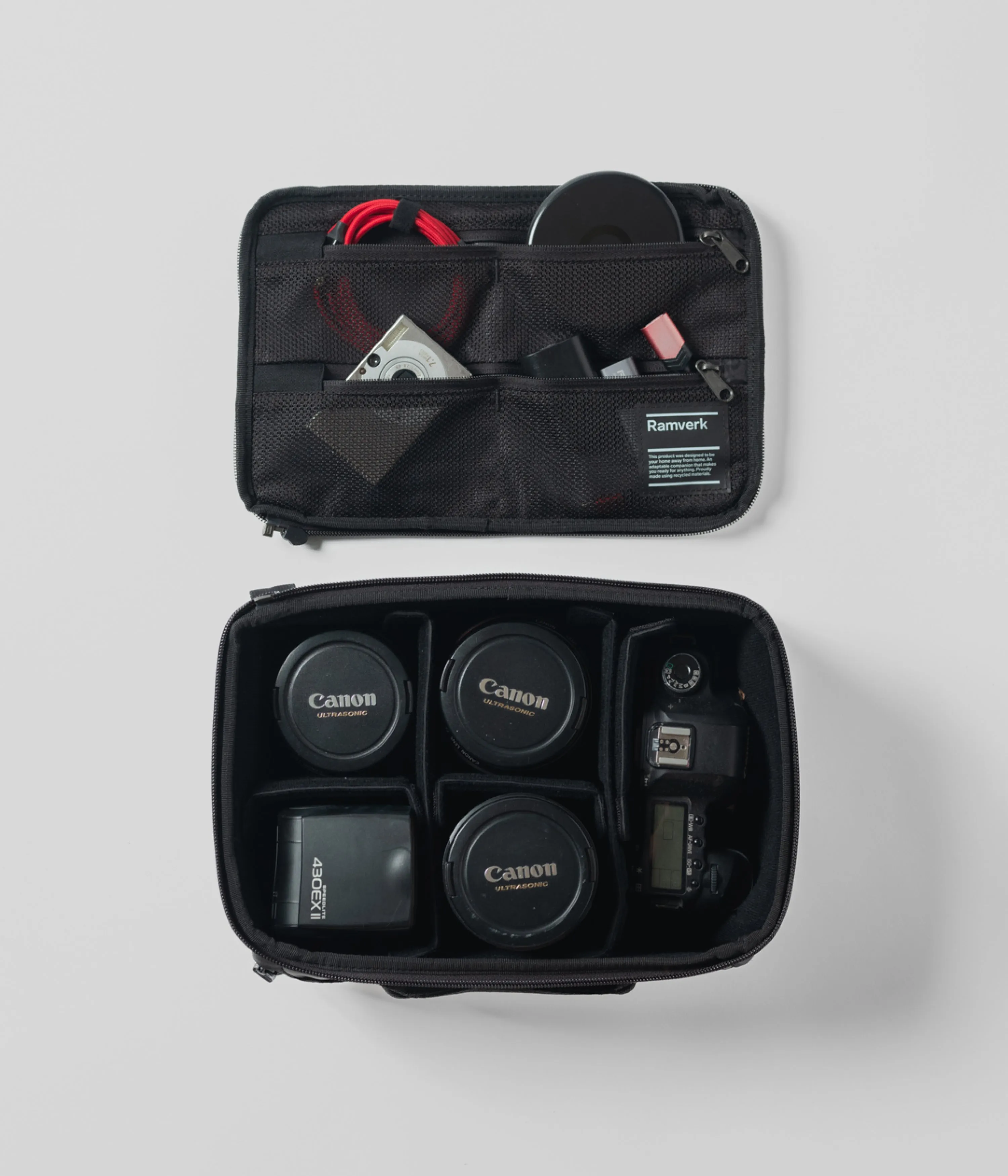 D_b_ Ramverk Medium Camera Insert - Black Out