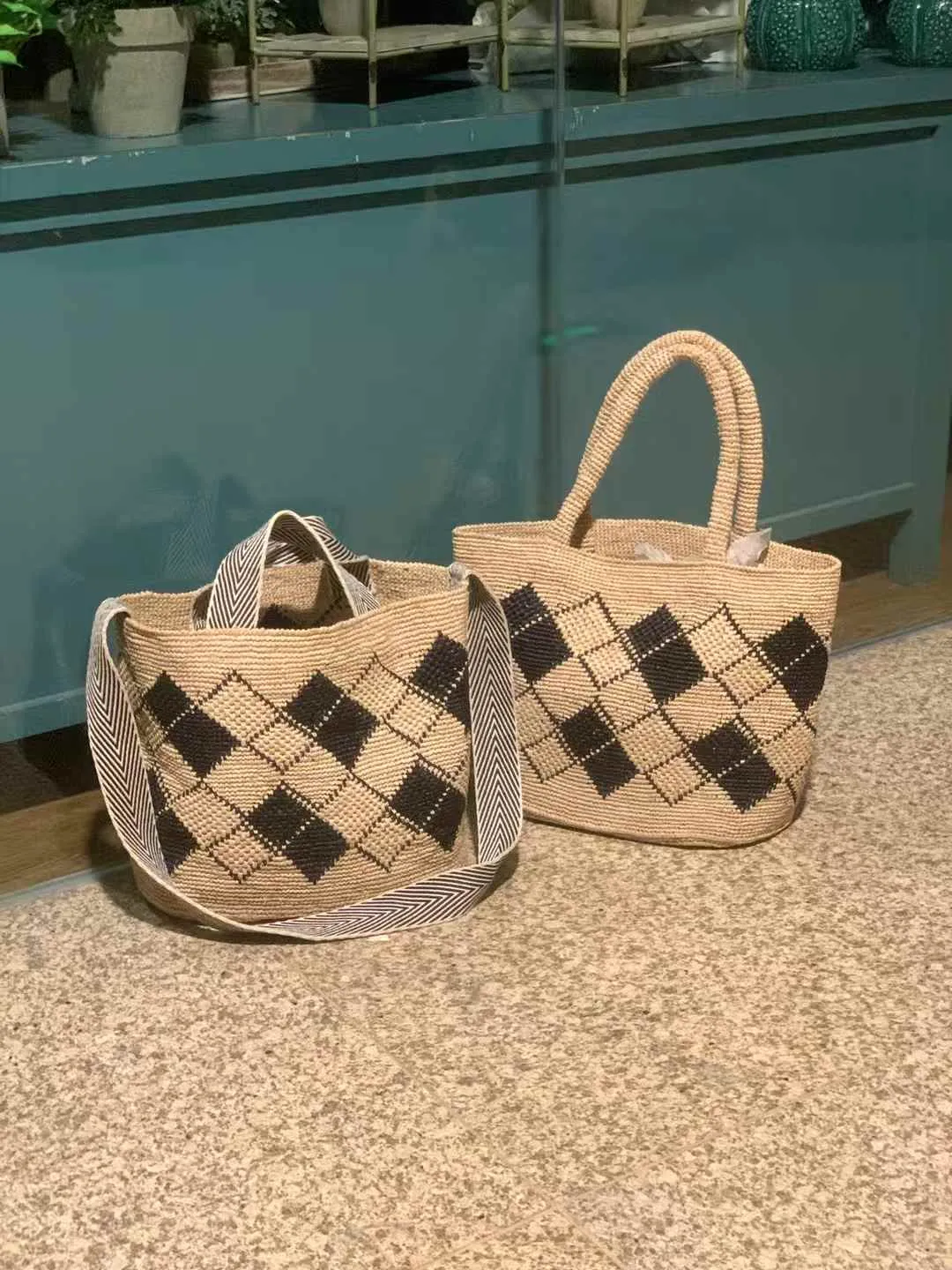 Gazy Straw Crossbody Bag
