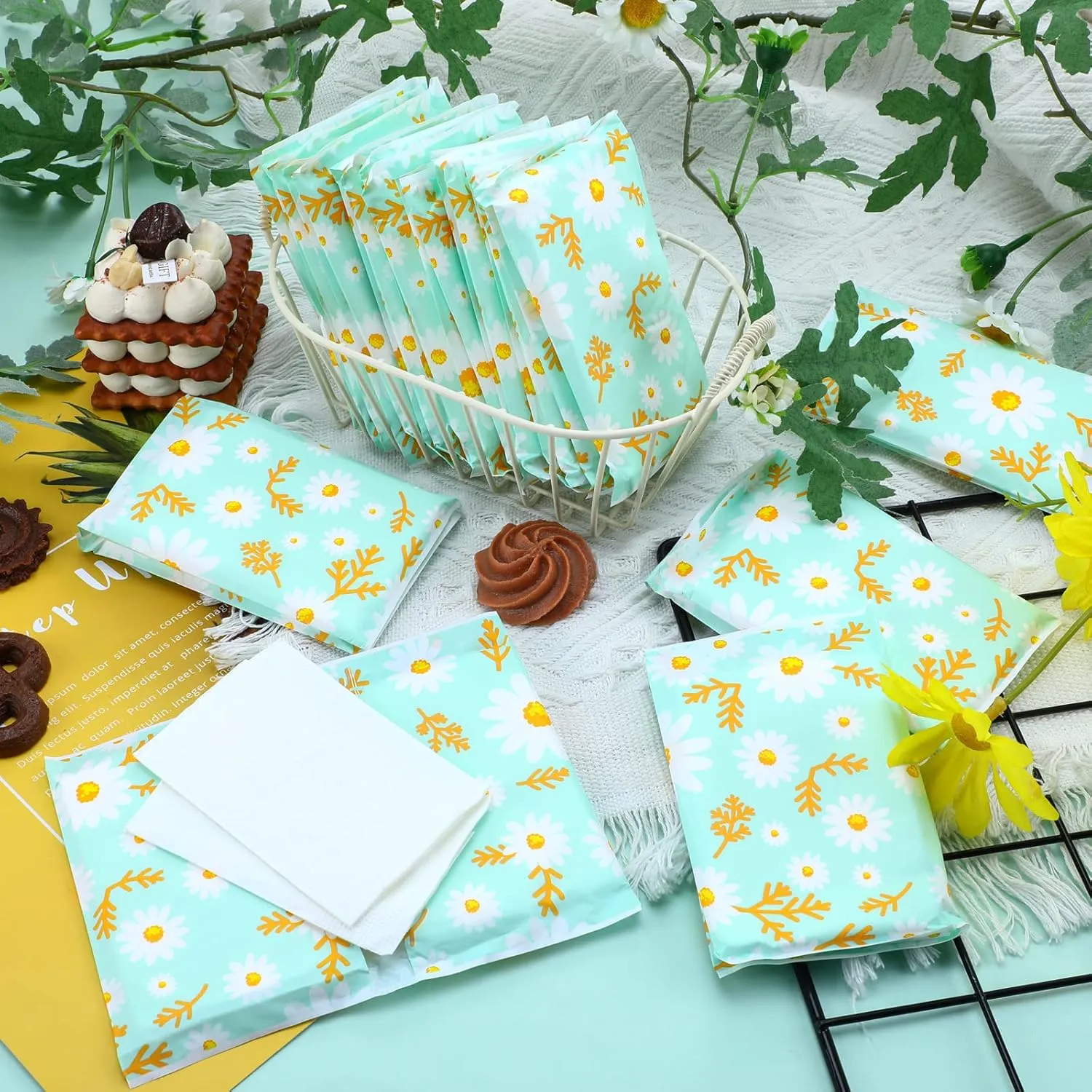 Geyee 50 Packs Facial Tissue Travel Packs Disposable Pocket Tissues for Wedding Guest Travel School Purse Home Supplies, 500 Sheets 3 Ply(Daisy)