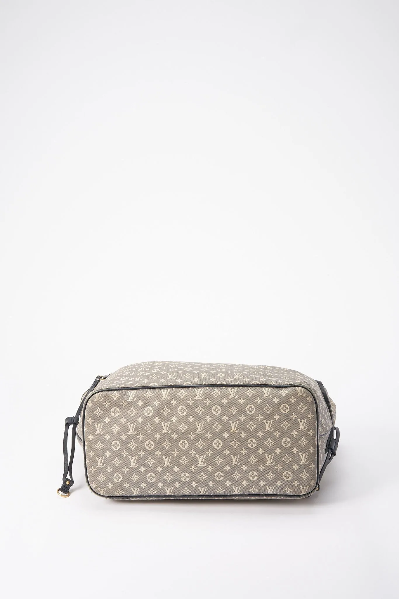 Louis Vuitton Neverfull MM in Navy Blue Monogram Canvas
