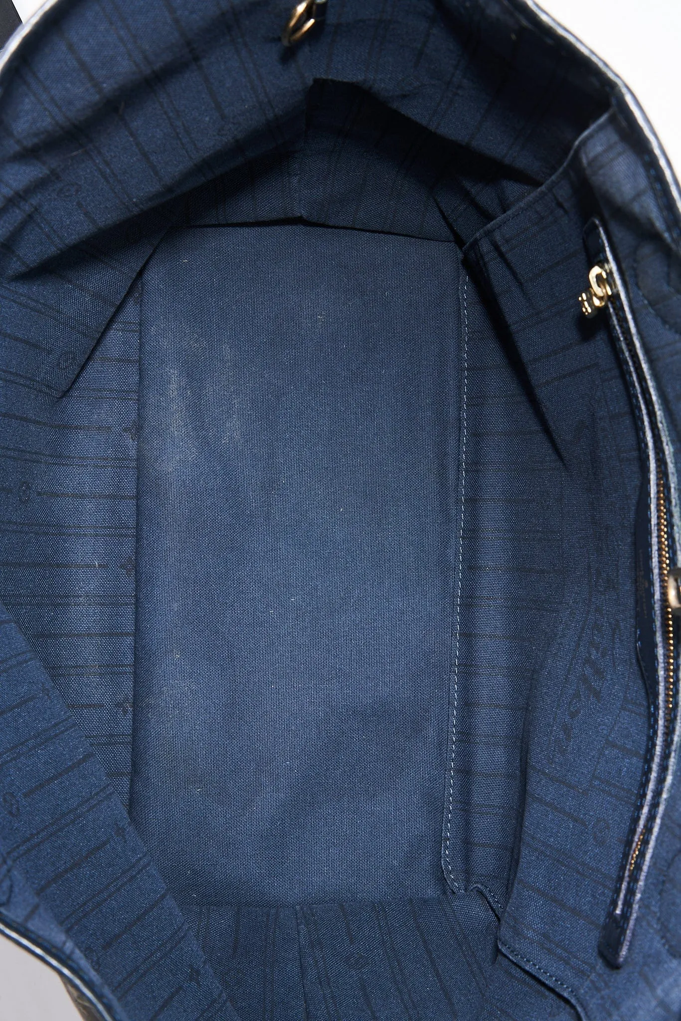 Louis Vuitton Neverfull MM in Navy Blue Monogram Canvas