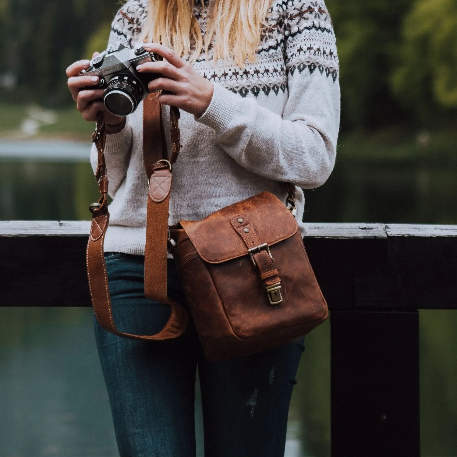 MegaGear Torres Mini Top Grain Leather Camera Messenger Bag for Mirrorless, Instant and DSLR Cameras