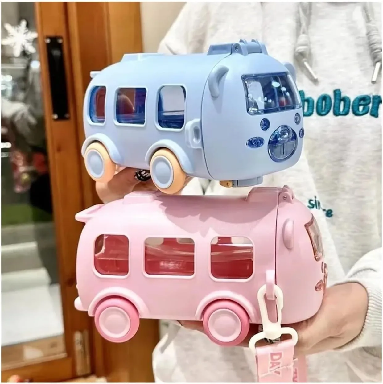 Portable Bear Water Bottle with Shoulder Strap Kid Cute Car Straw Water Cup Bus Shape Children's Water Bottle 500ml Drinking Cup(Purple)