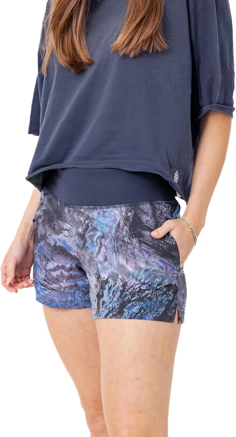 Realtree Camo Women's High-Waisted Athletic Bottoms with 2 Pockets, Lightweight for Running, Hiking, Camping & Fishing
