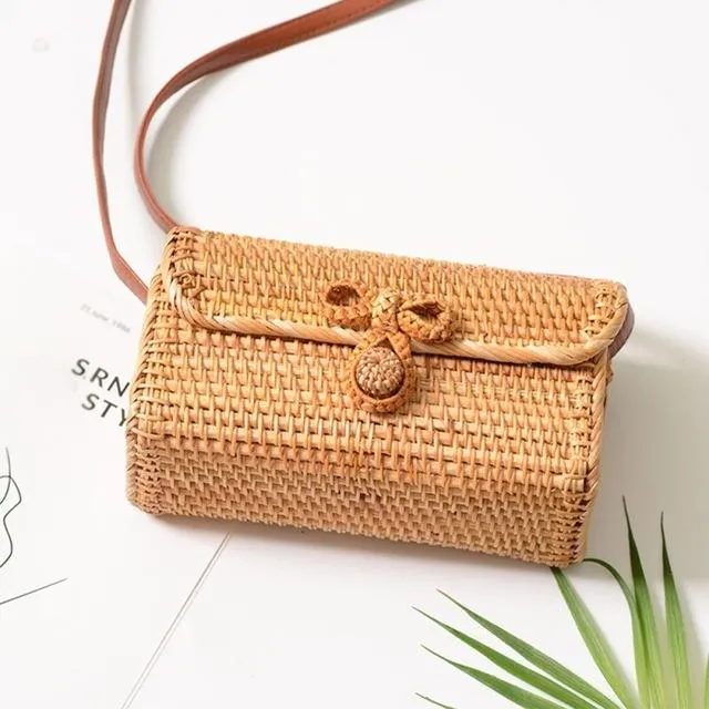 Round Straw Bag, Summer Style Women Bohemian Handbag Handmade Beach Circular Bag
