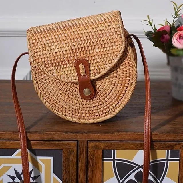 Round Straw Bag, Summer Style Women Bohemian Handbag Handmade Beach Circular Bag