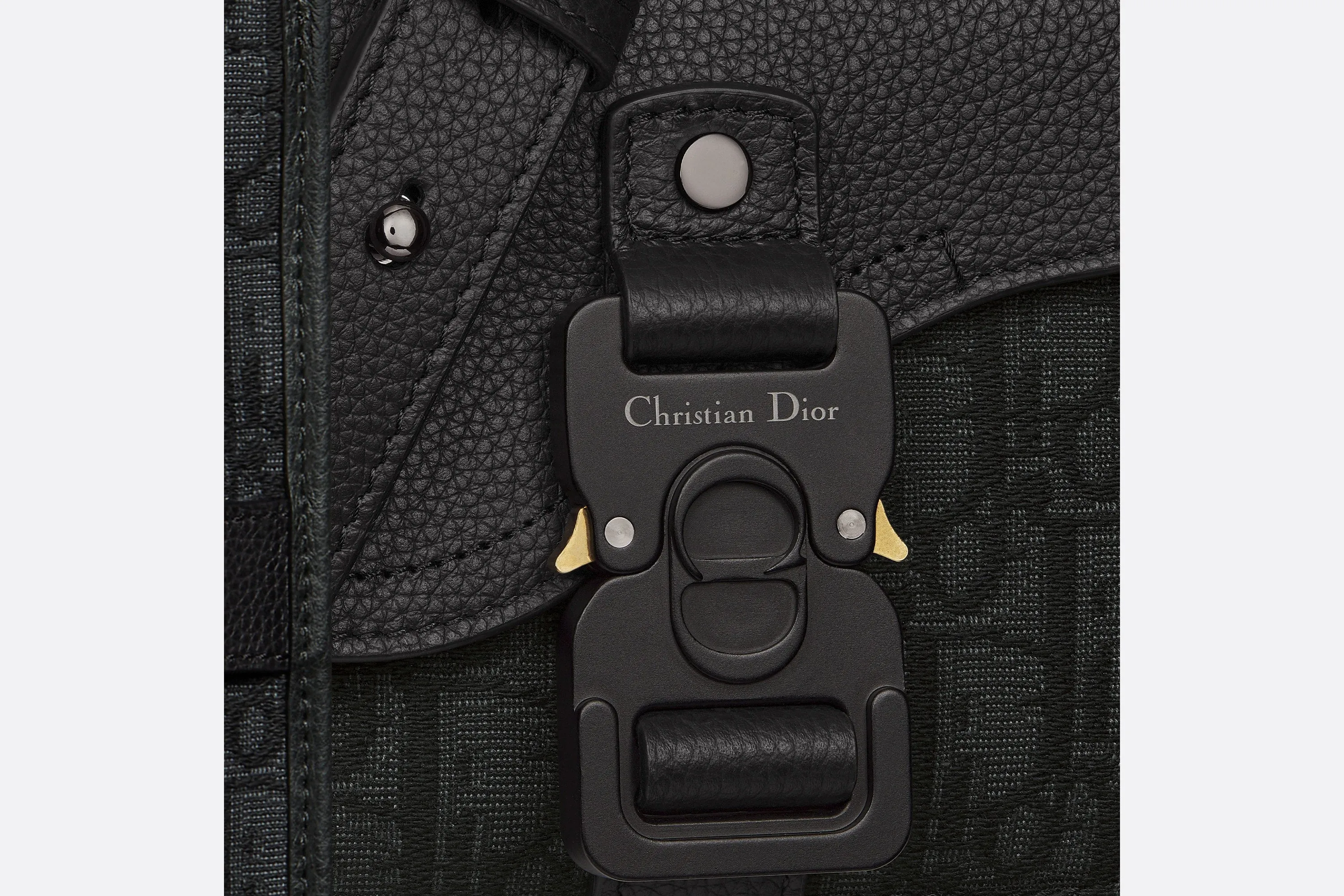 Saddle Pouch with Strap • Black Dior Oblique Jacquard and Grained Calfskin