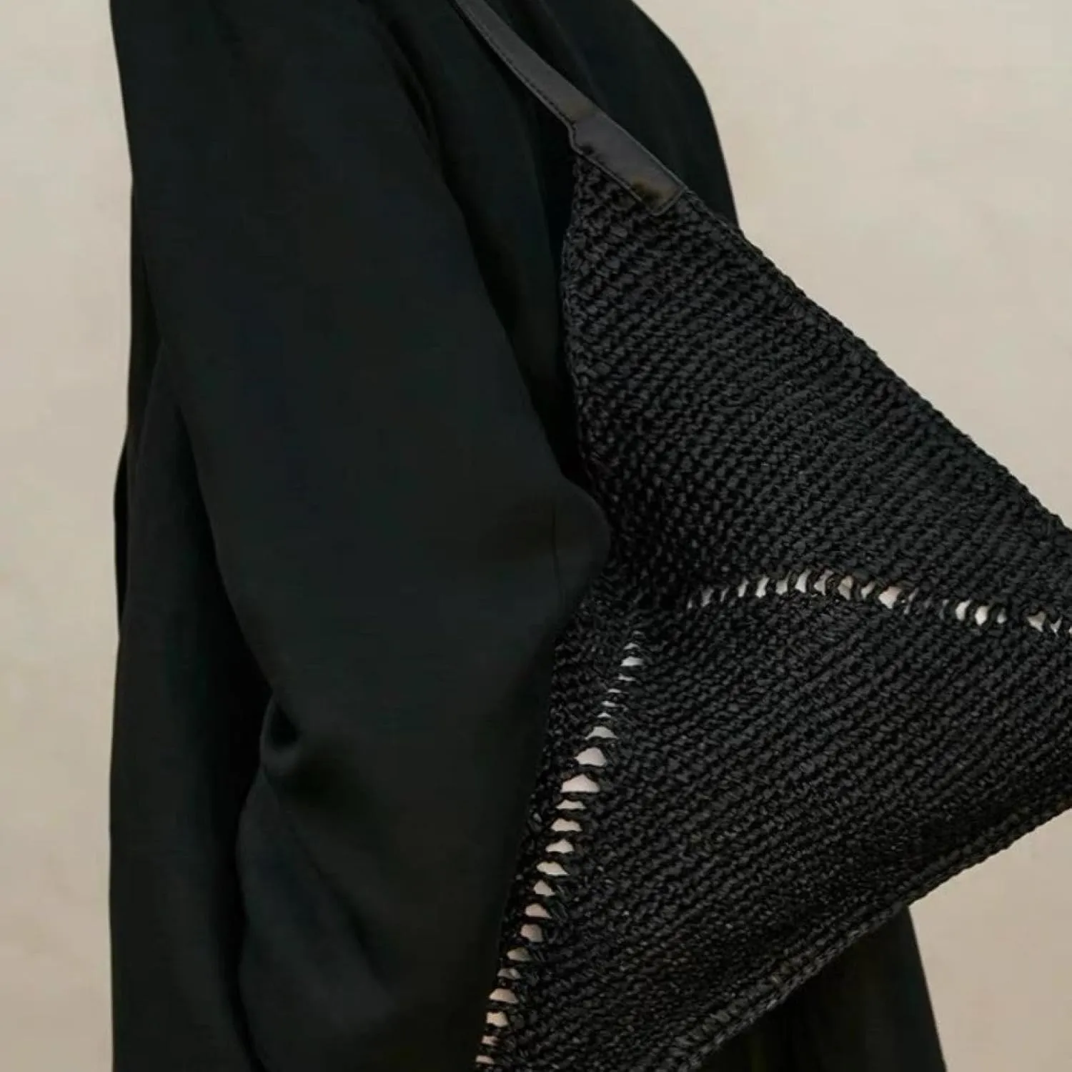 Stylish and Versatile Straw Tote Triangle Casual Shoulder Tote