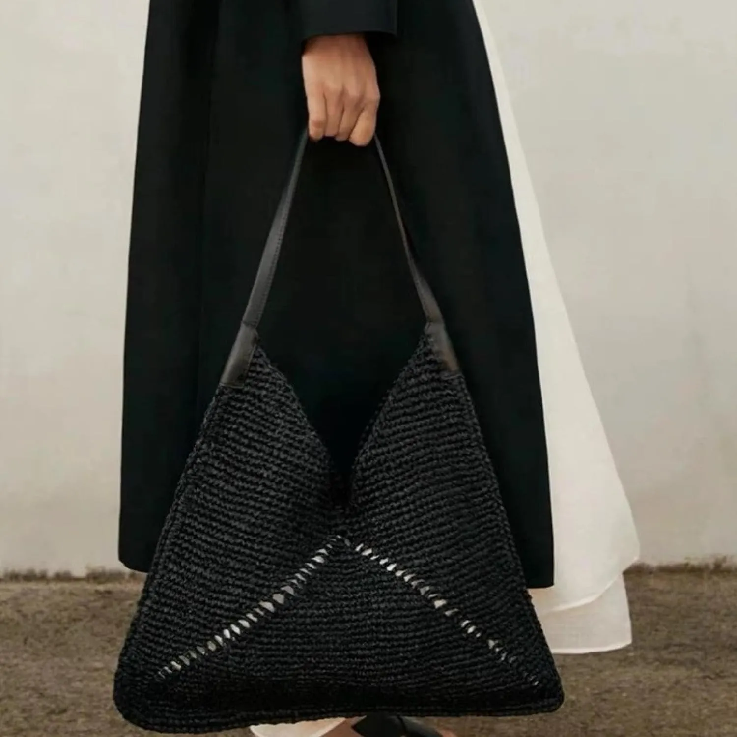 Stylish and Versatile Straw Tote Triangle Casual Shoulder Tote