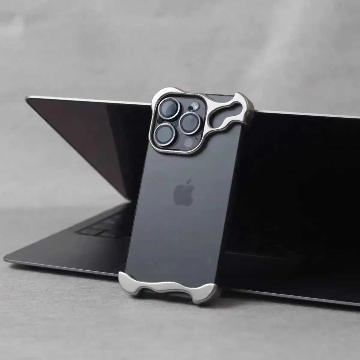 TitanGuard iPhone Bumper