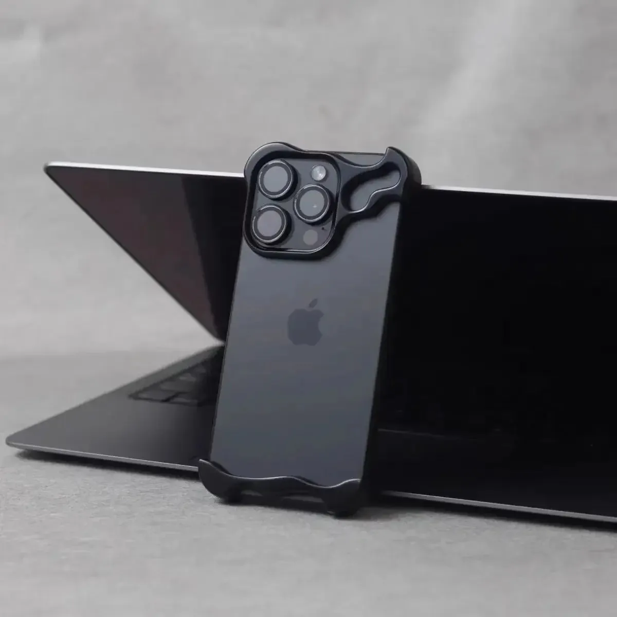 TitanGuard iPhone Bumper