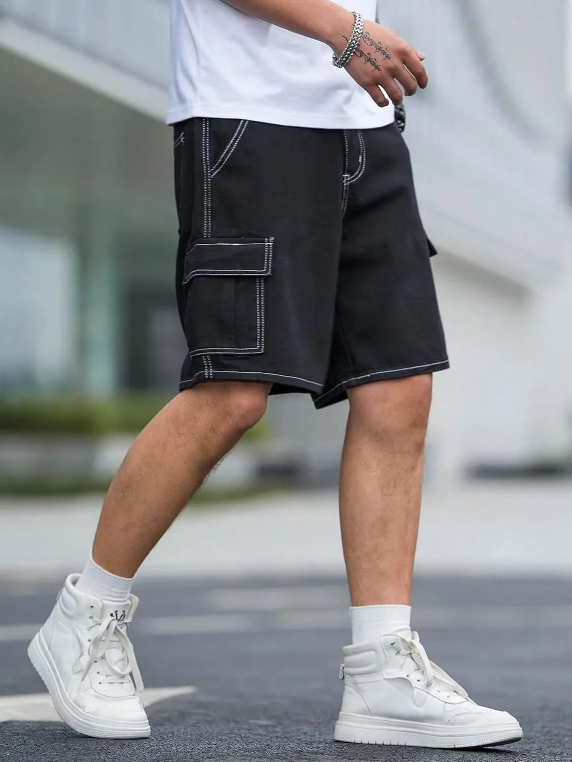 WDIRARA Men's High Waist Button Bermuda Cargo Denim Shorts with Pockets